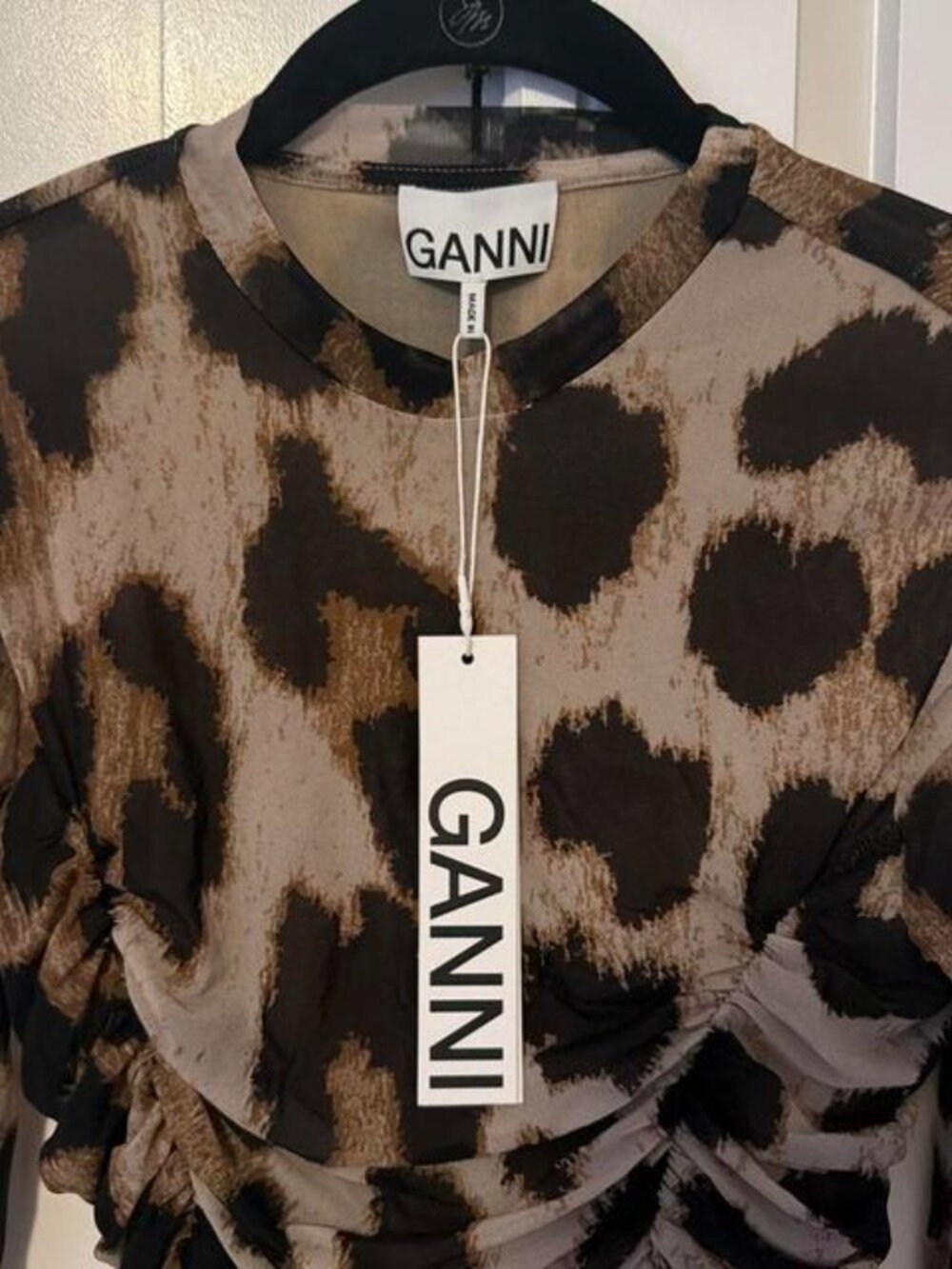 Ganni leopard print top with ruched detailing #leopardprint #ruched - Picture 2 of 3
